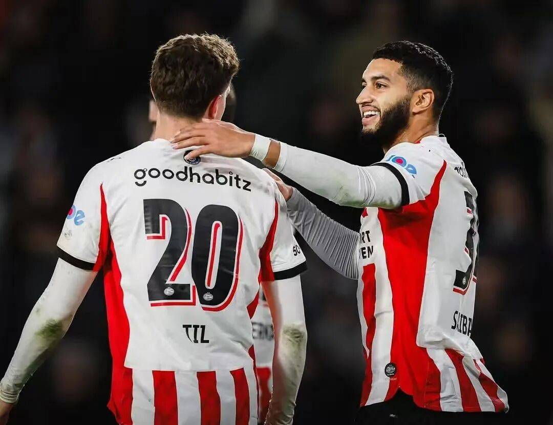 埃因霍温欧冠冲连胜~